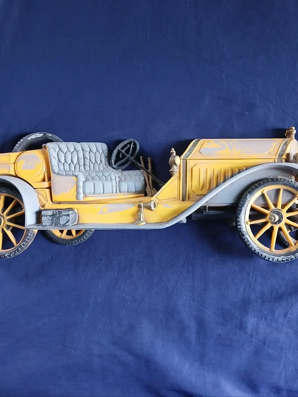 yellow antique phaeton car wall hanging plaque.